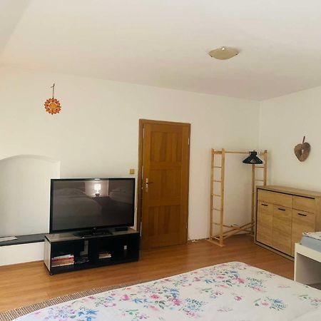 Apartman U Slunecnice Husinec  Экстерьер фото